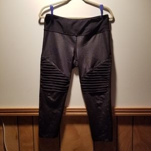 🍭🚨90° degree by Reflex black capri athletic motto leggings